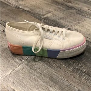M - Rainbow Platform Supergas